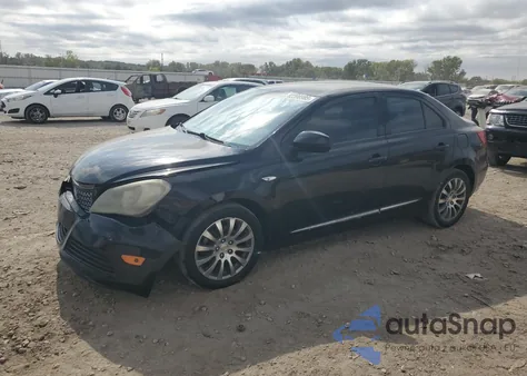 2013 Suzuki Kizashi Se z USA, uszkodzony, nr VIN JS2RE9A39D6100001
